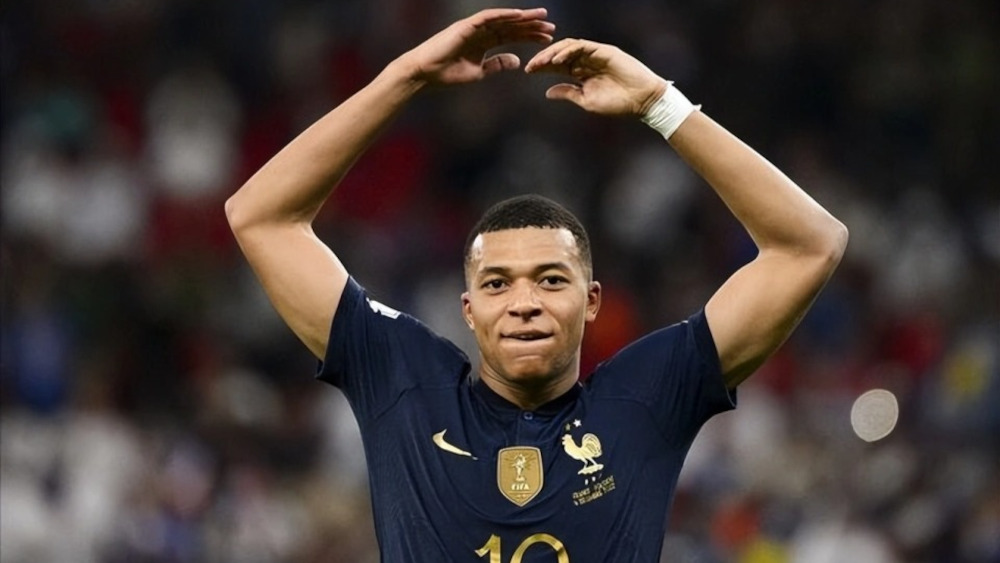 Kylian Mbappé Paris Saint-Germain Career: Goals, Assists, Trophies and Records
